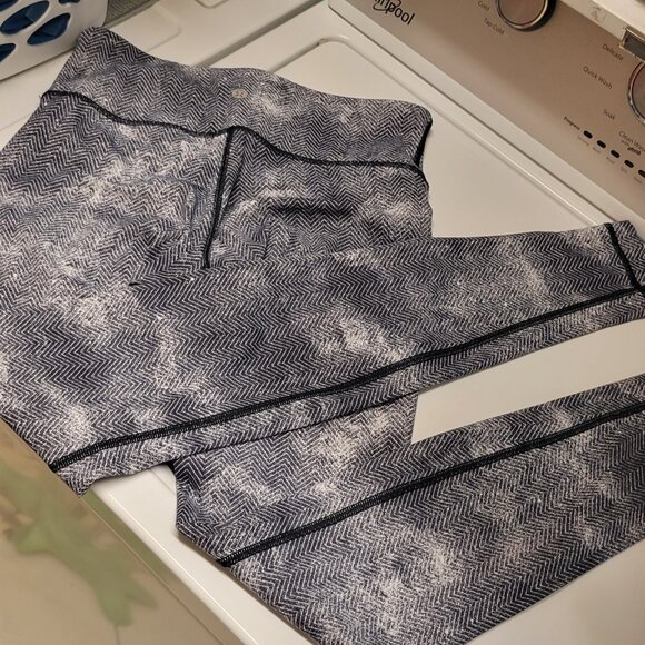 Lululemon Pants - Lululemon leggings